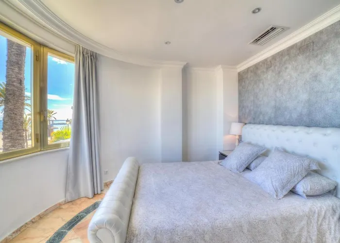 Aparthotel Puerto Banús 3*